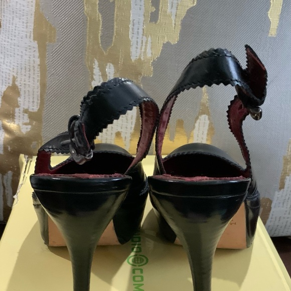Max Studio Black Sling Back Heels - Picture 4 of 4